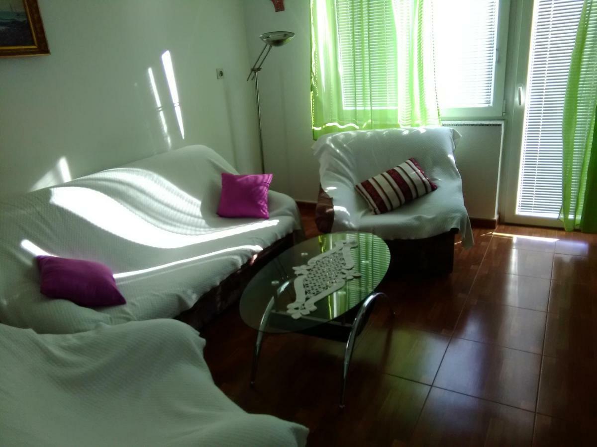 Apartments Mare Croatia Сен Екстериор снимка