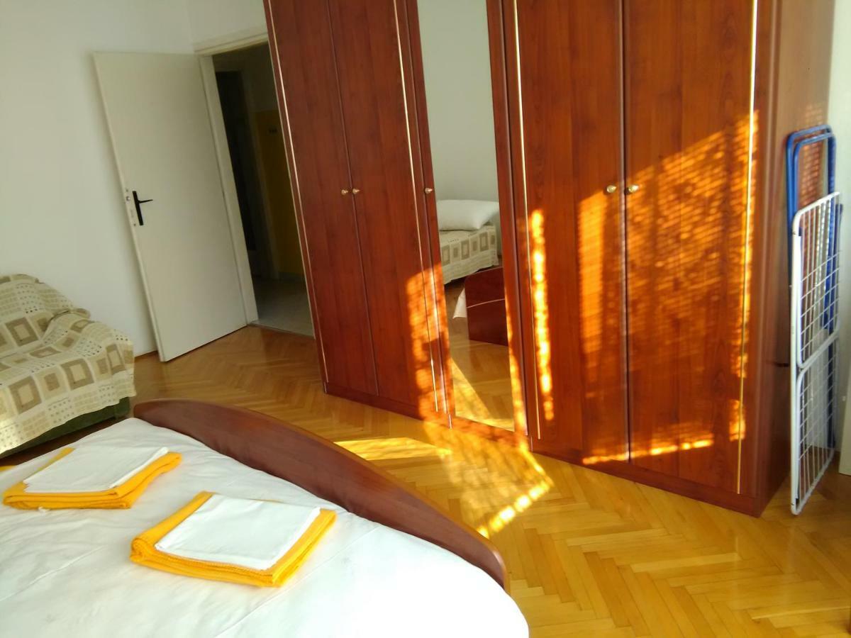 Apartments Mare Croatia Сен Екстериор снимка