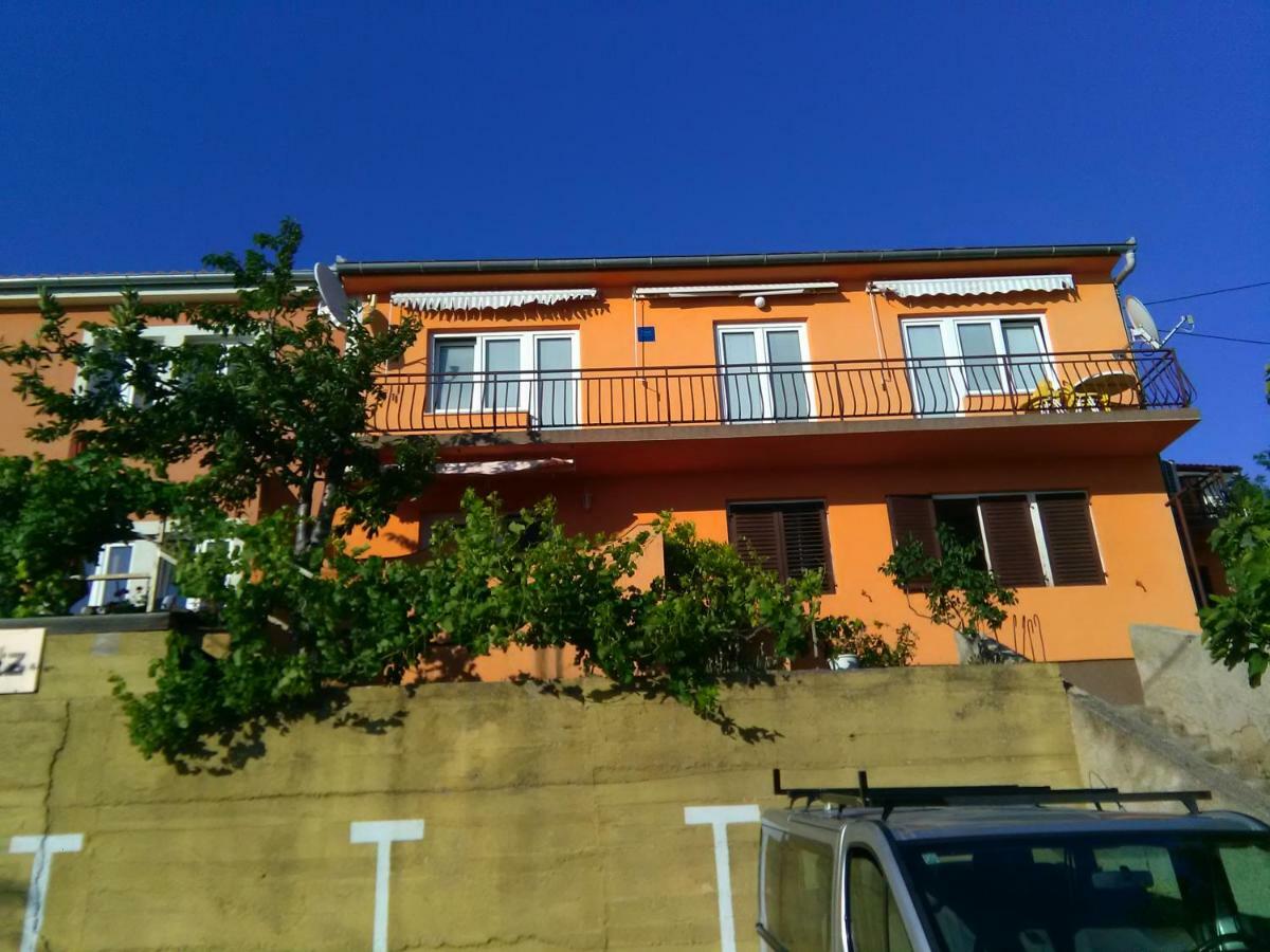 Apartments Mare Croatia Сен Екстериор снимка